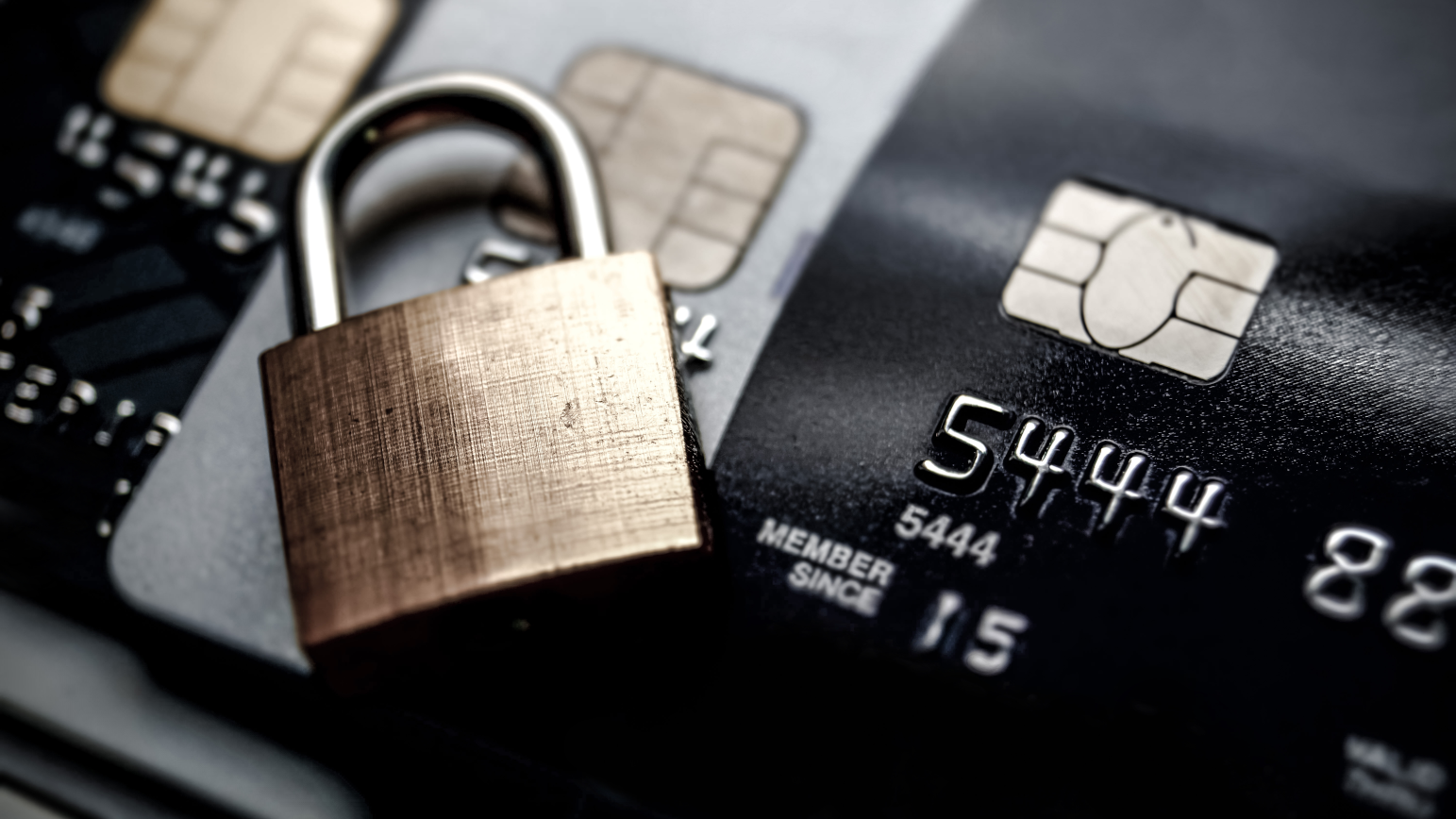 Как кредитните карти предлагат по-добра защита от дебитните карти?
