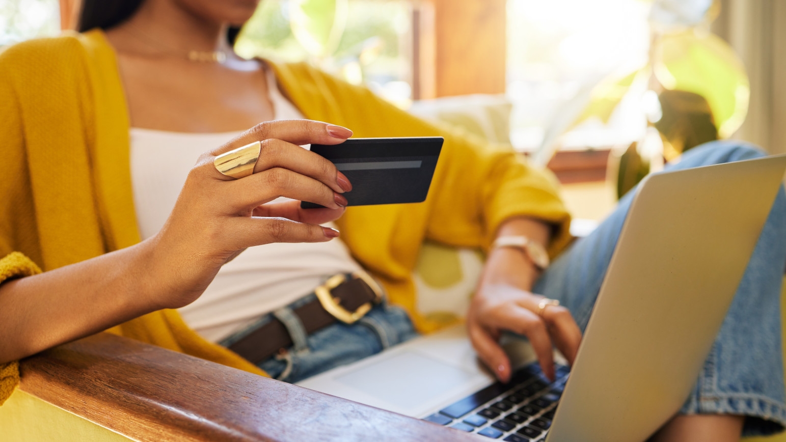 Бърз онлайн кредит или кредитна карта?